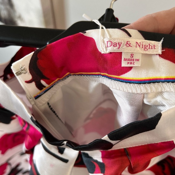 Classic pleated skirt - Picture 2 of 3